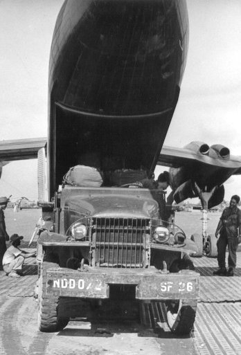 payette-135-Lets-load-her-up-CanTho1965-348x513